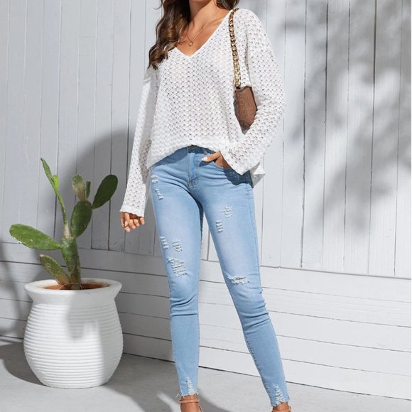 V-neck Oversized White Tee - Picture 2 of 7